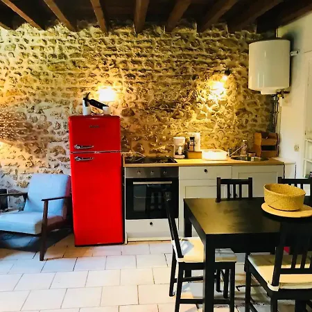 Holiday home Jolie Maison Dans Le Perche *